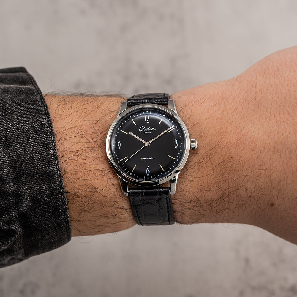 Sixties 39mm - Galvanized Black on Strap