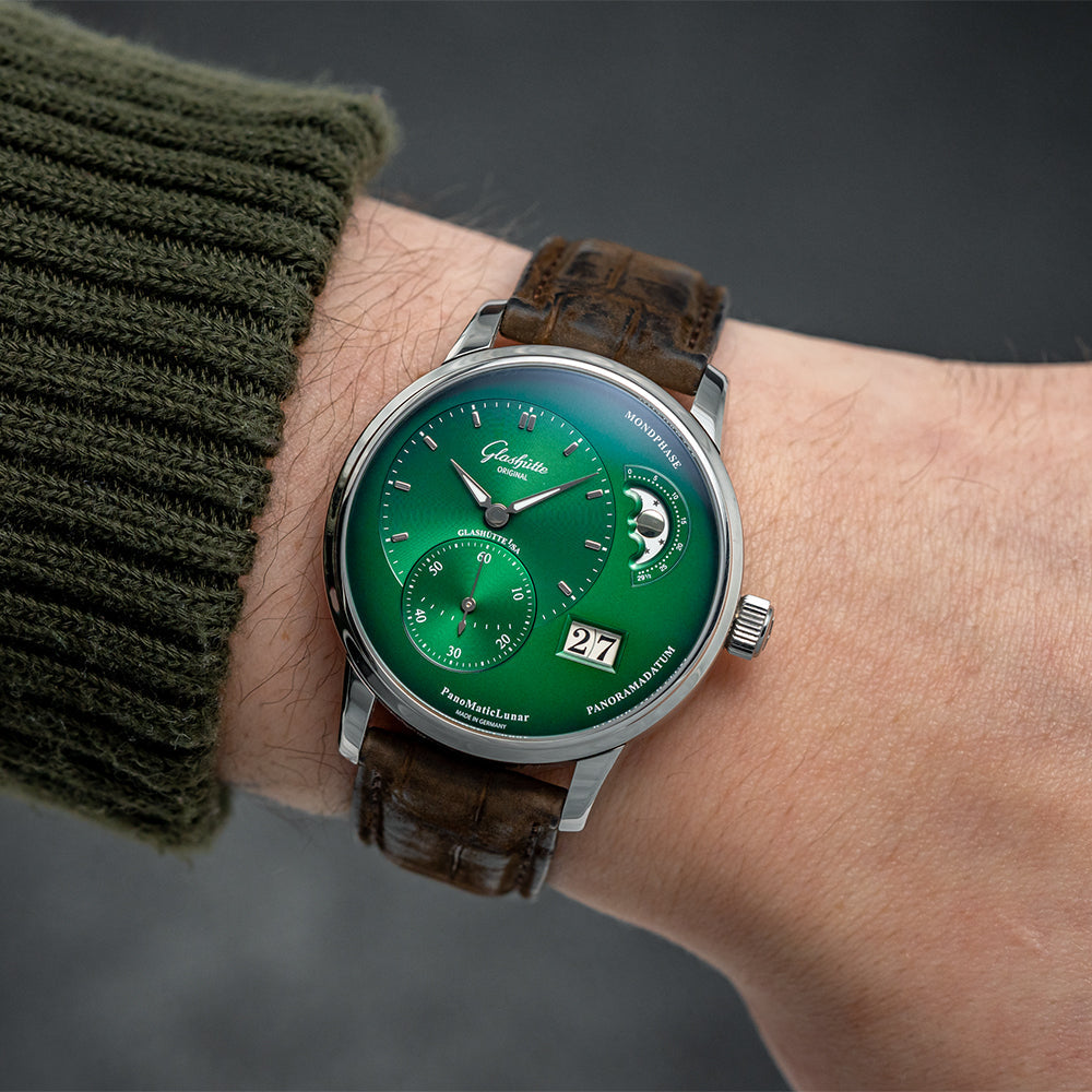 PanoMaticLunar 40mm - Green on Strap
