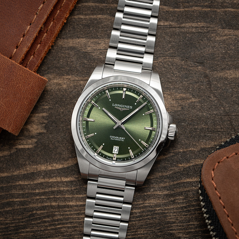 Conquest 38mm - Green on Bracelet