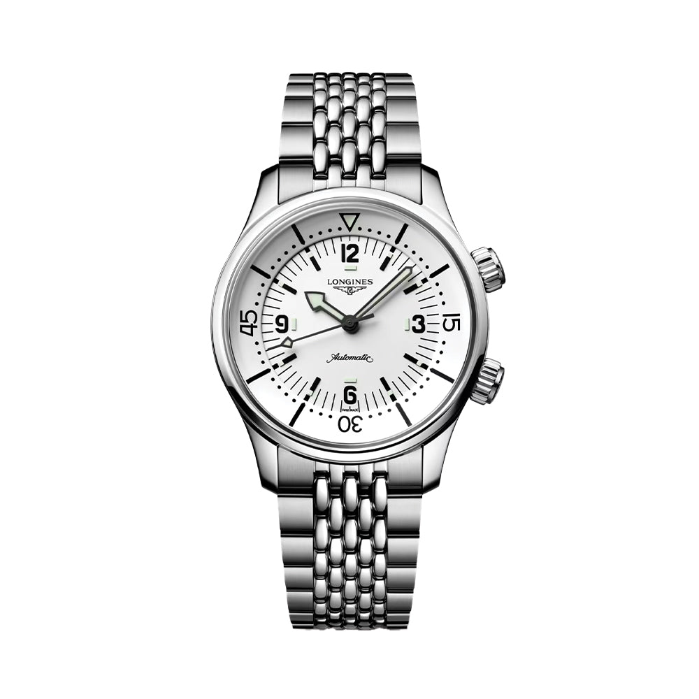Legend Diver 39mm - White on Bracelet