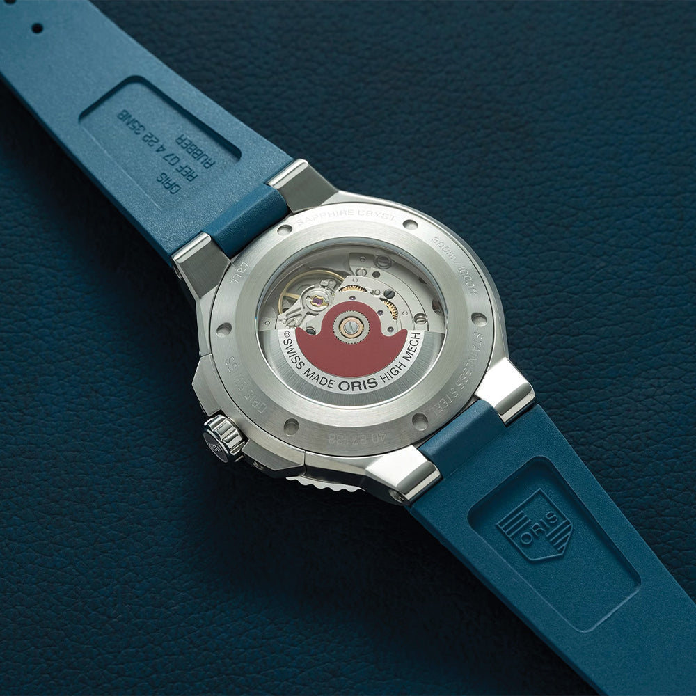 Aquis Date 41.5mm - Blue on Rubber Strap