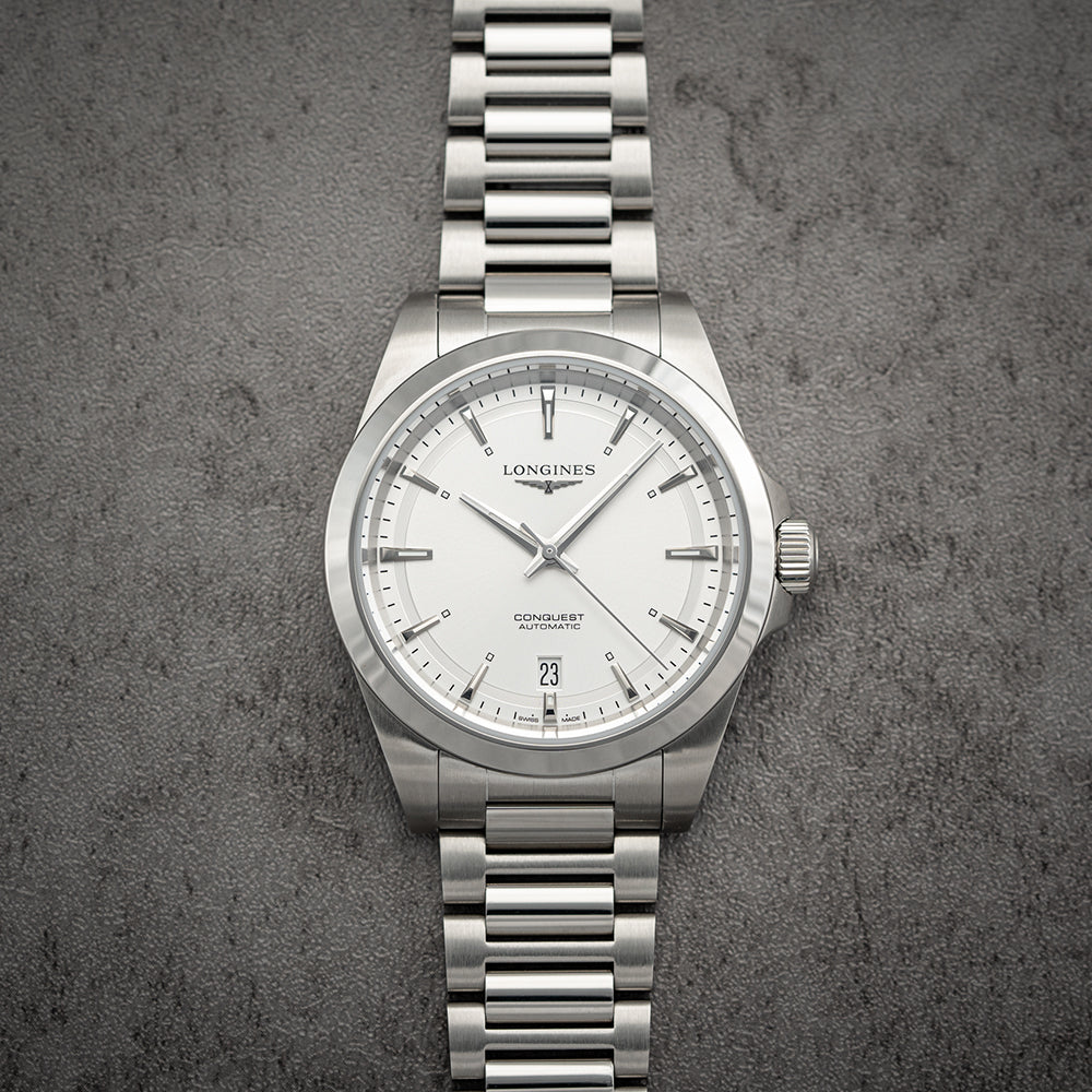 Conquest 38mm - Silver on Bracelet