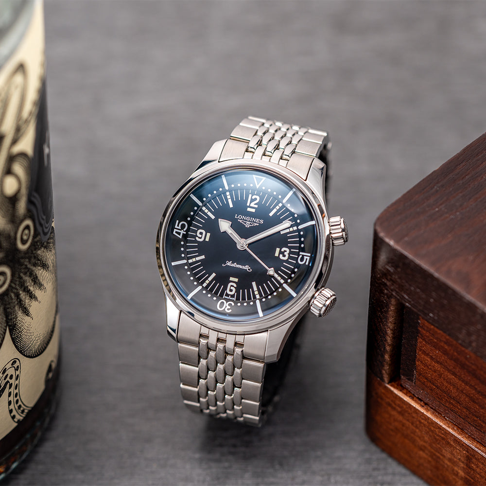Legend Diver 39mm - Blue on Bracelet