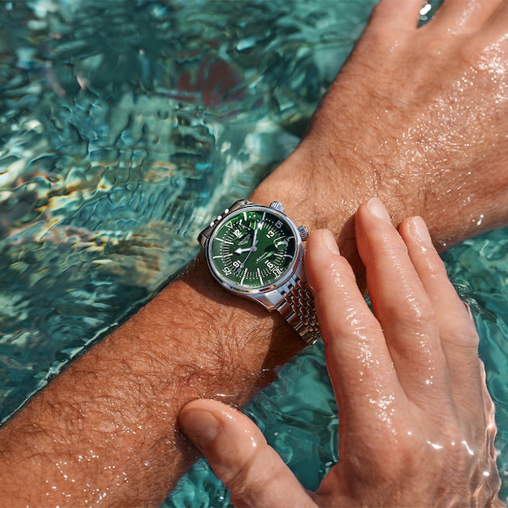 Legend Diver 39mm - Green on Bracelet