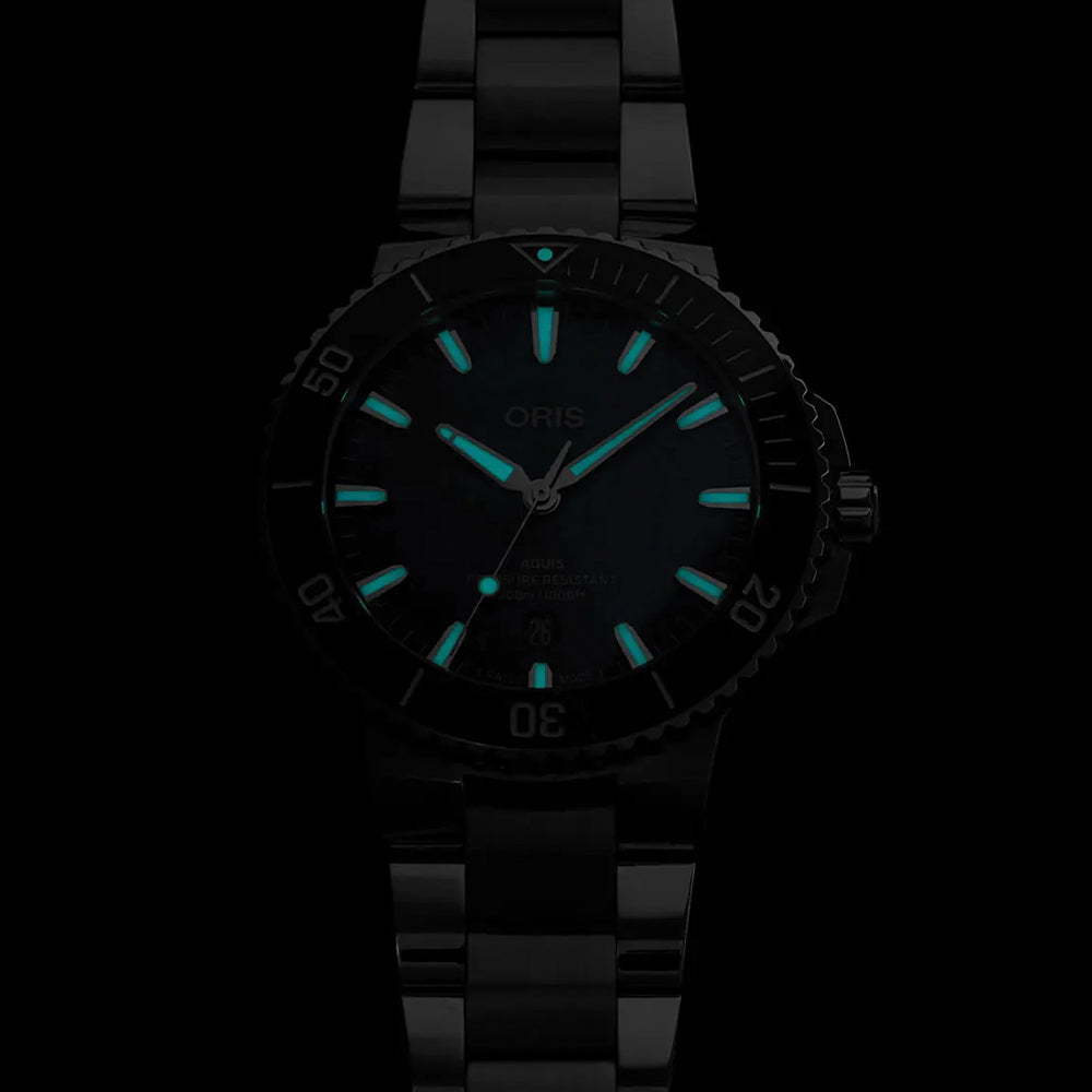 Aquis Date 43.5mm - Blue on Bracelet