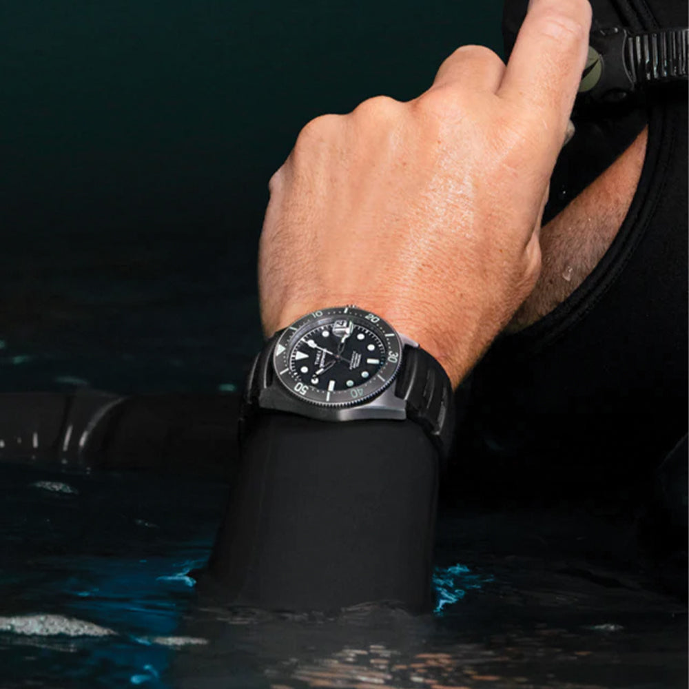 Deepwater Reef 200 Titanium Automatic 41mm - Black on Rubber Strap