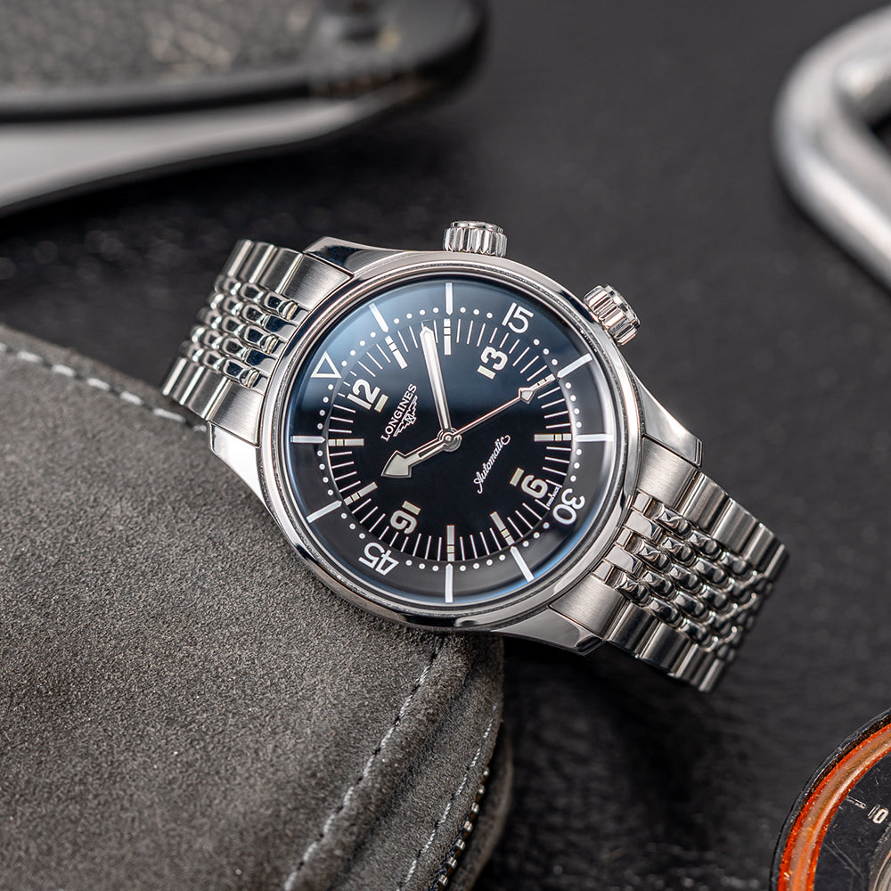 Legend Diver 39mm - Black on Bracelet