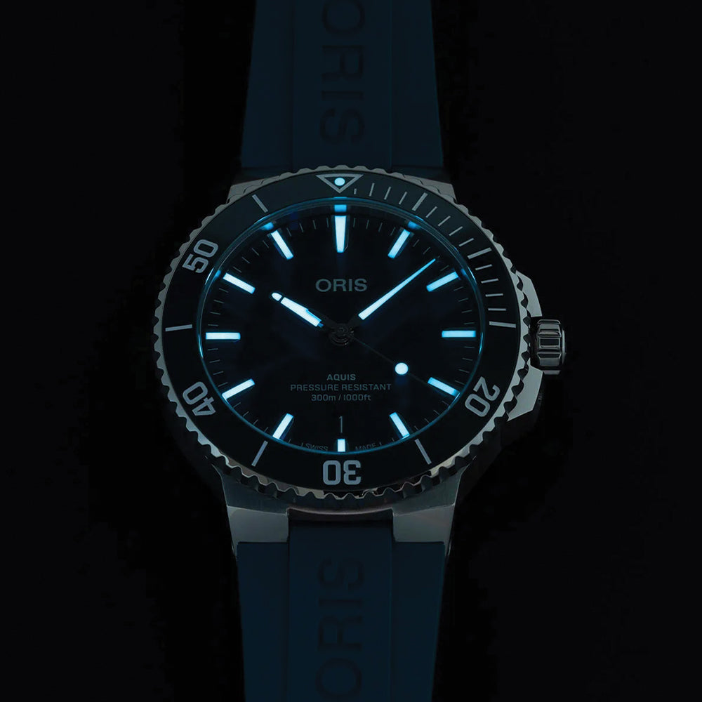 Aquis Date 41.5mm - Blue on Rubber Strap