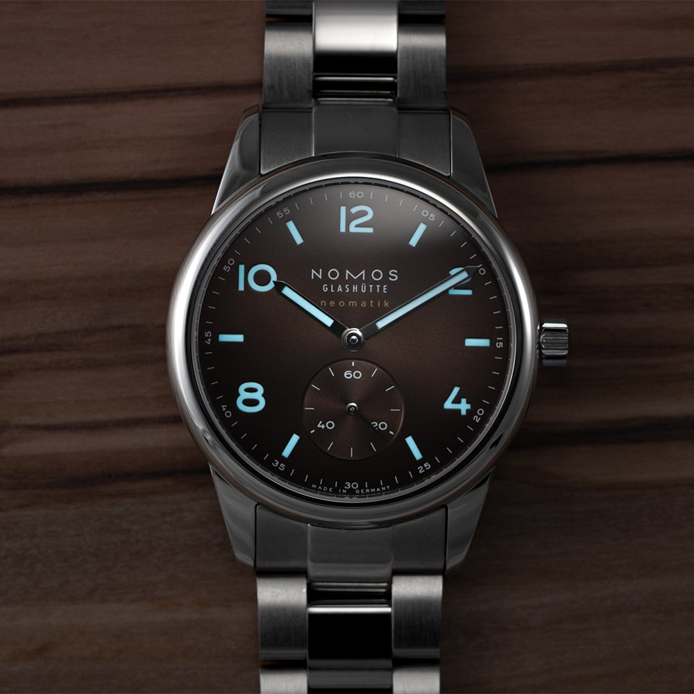 Club Sport Neomatik 39mm - Ember on Bracelet