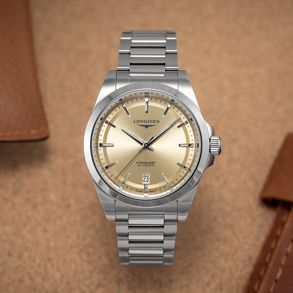 Conquest 38mm - Champagne on Bracelet