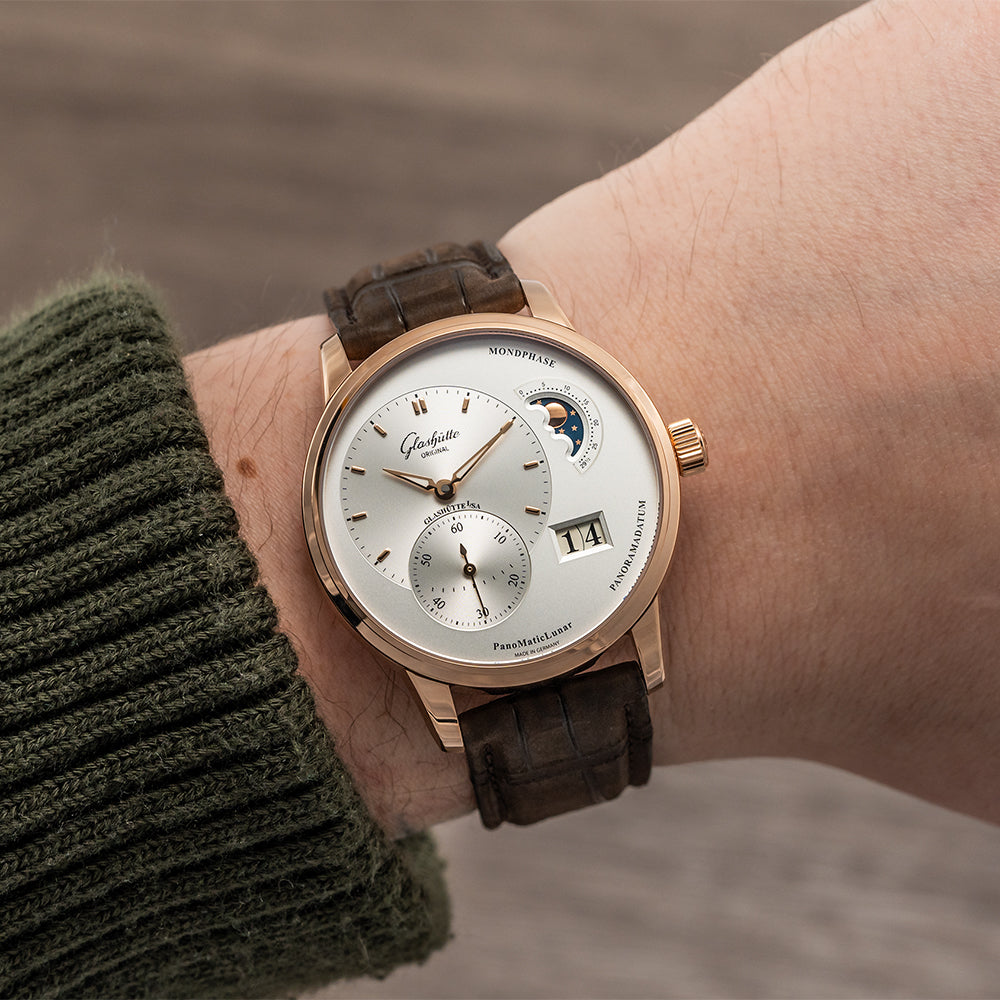 PanoMaticLunar Ivory 40mm - Red Gold on Strap