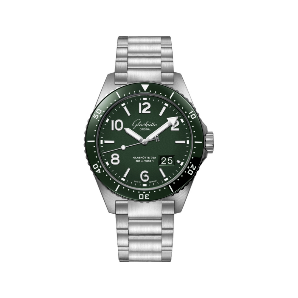 SeaQ Panorama Date Varnish Reed Green 43mm - Stainless Steel on Bracelet