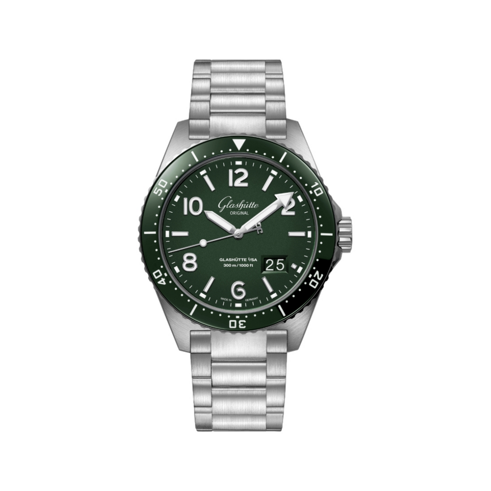 SeaQ Panorama Date 43mm - Varnish Reed Green on Bracelet
