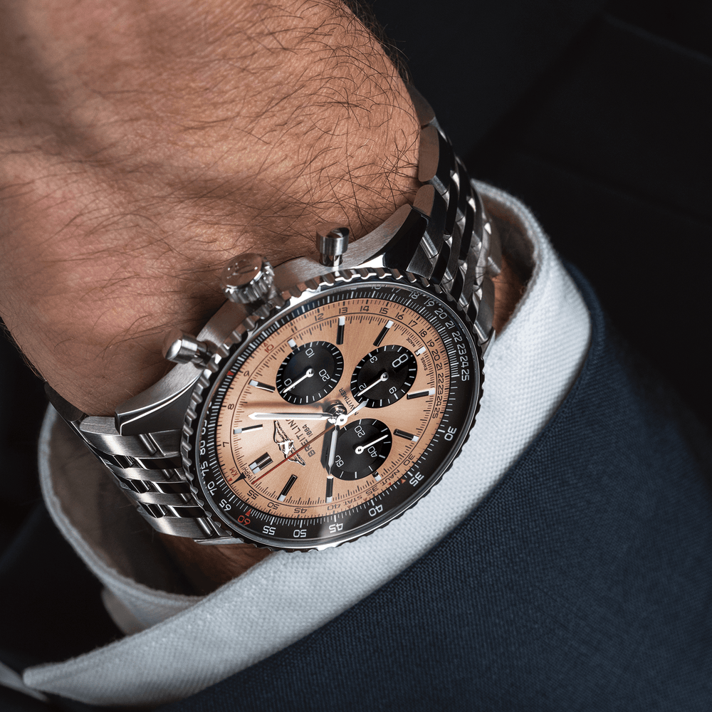 Navitimer B01 Chronograph 43mm - Copper on Bracelet