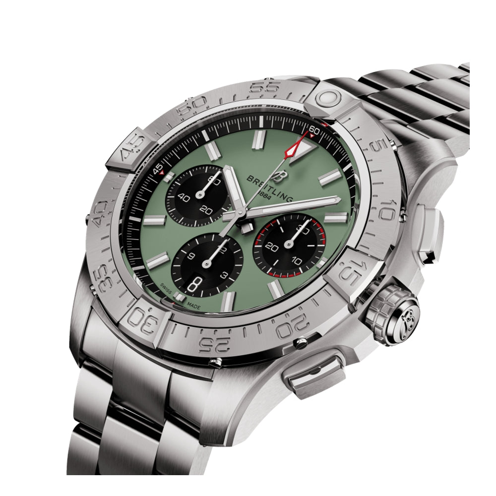 Avenger B01 Chronograph 44mm - Green on Bracelet
