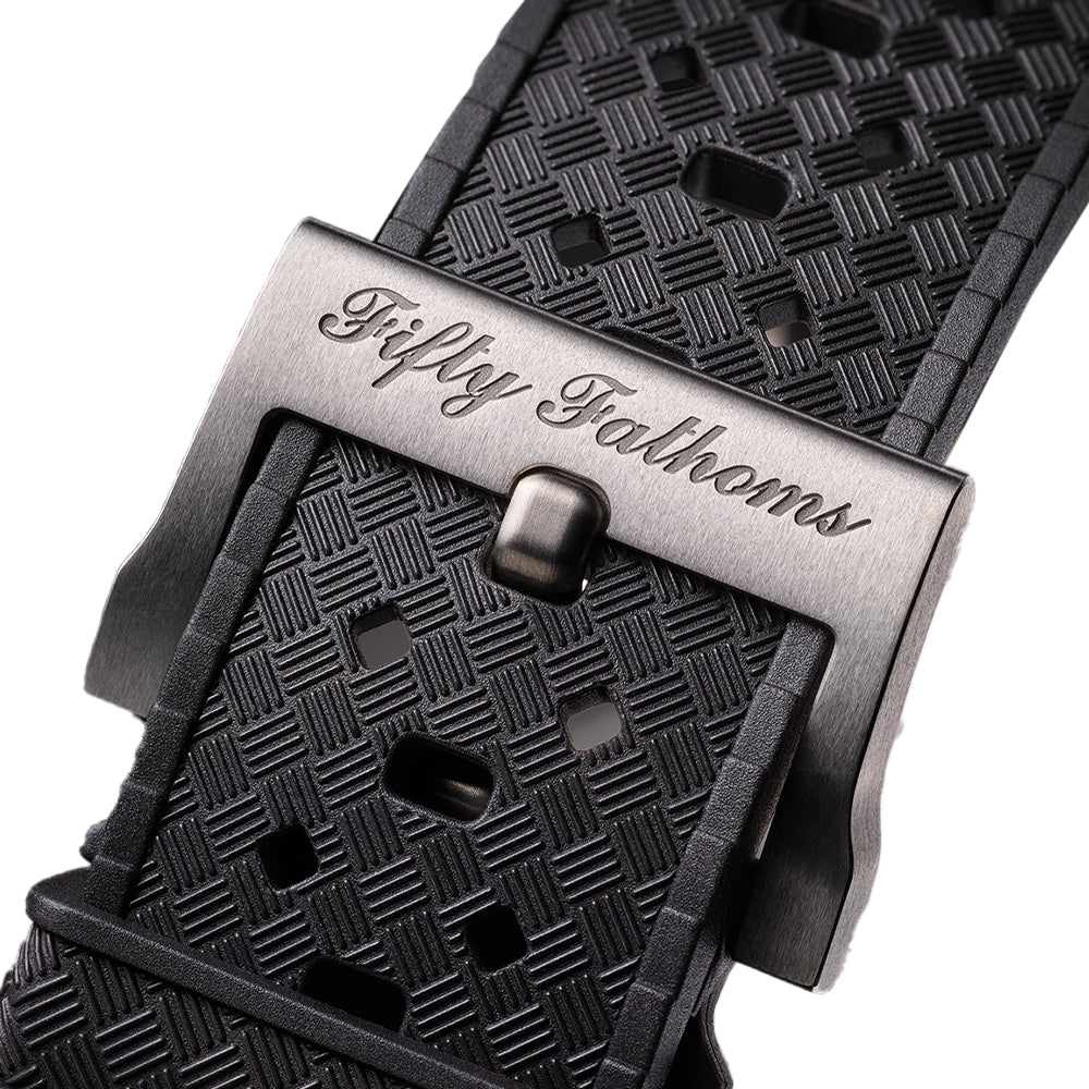 Fifty Fathoms Automatique Titanium 42.3mm - Black on Tropic Rubber Strap