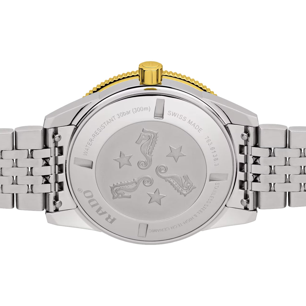 Captain Cook Automatic Two-Tone Yellow Gold 42mm - Black on Bracelet