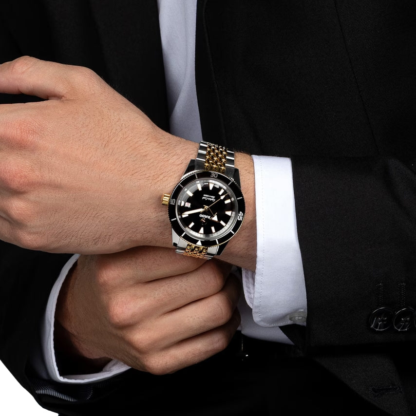 Captain Cook Automatic Two-Tone Yellow Gold 42mm - Black on Bracelet