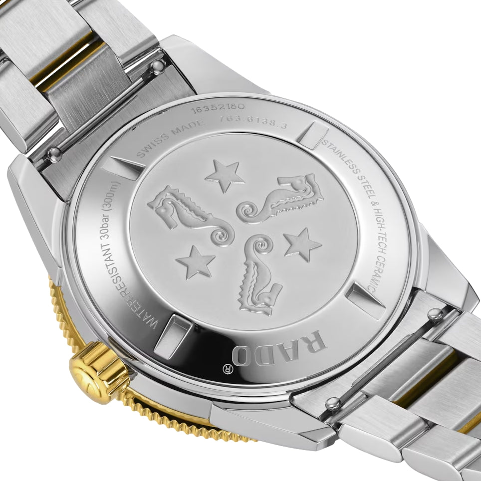 Captain Cook Automatic Two-Tone 42mm - Green on Bracelet