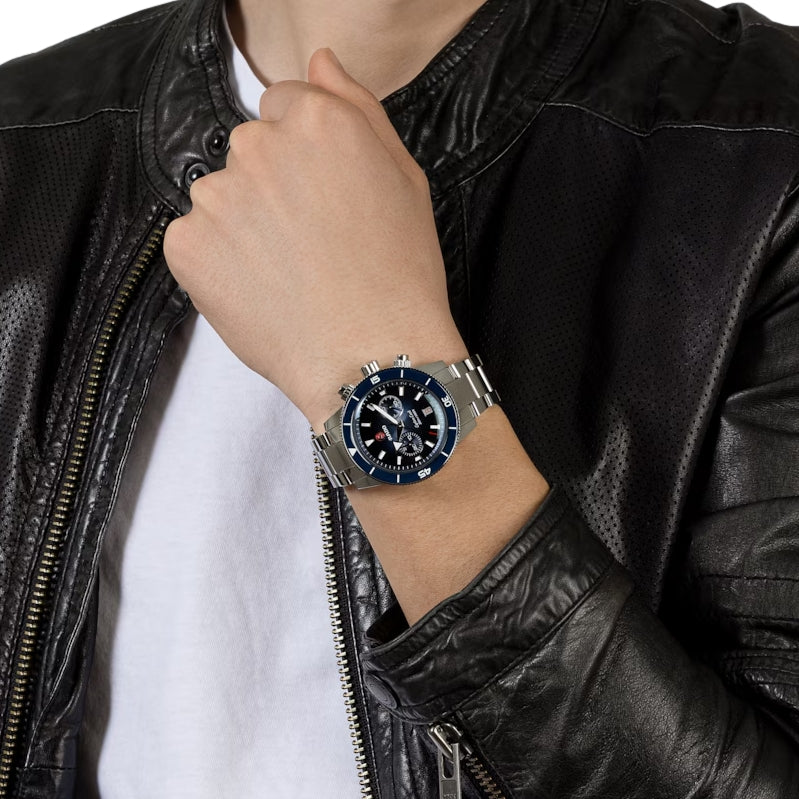 Captain Cook Automatic Chronograph 43mm - Blue on Bracelet w/ Extra Leather and Fabric Straps