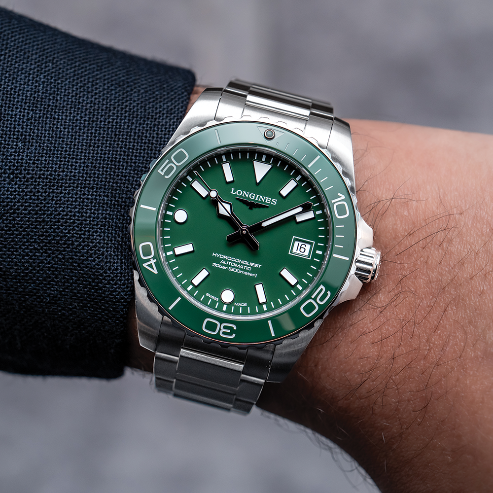 HydroConquest 39mm - Green on Bracelet