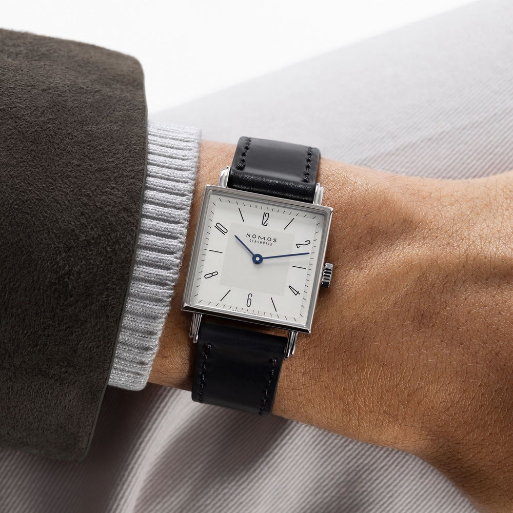 Tetra 27 Duo - White on Leather Strap