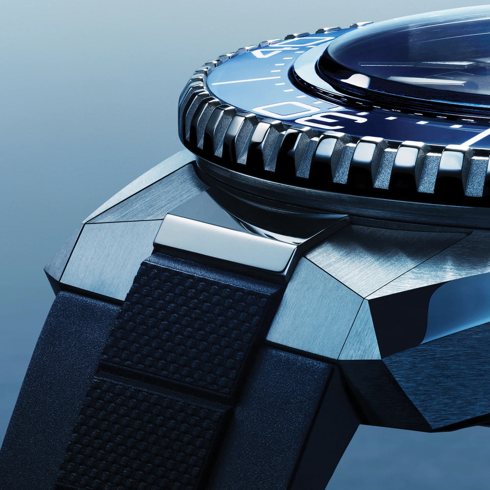 Seamaster Planet Ocean 600M 42mm - Black and Blue on Rubber Strap