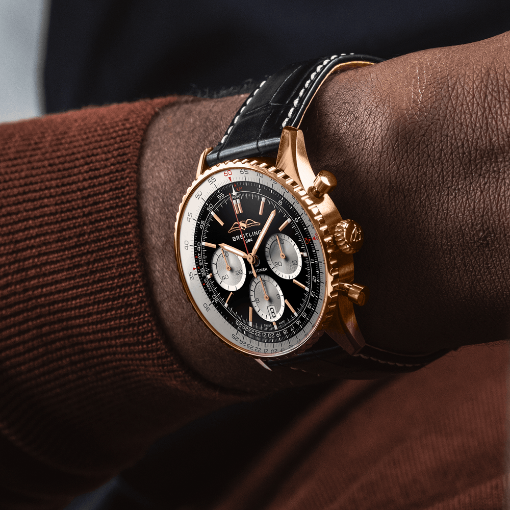 Navitimer B01 Chronograph 18k Red Gold 43mm - Black on Leather Strap