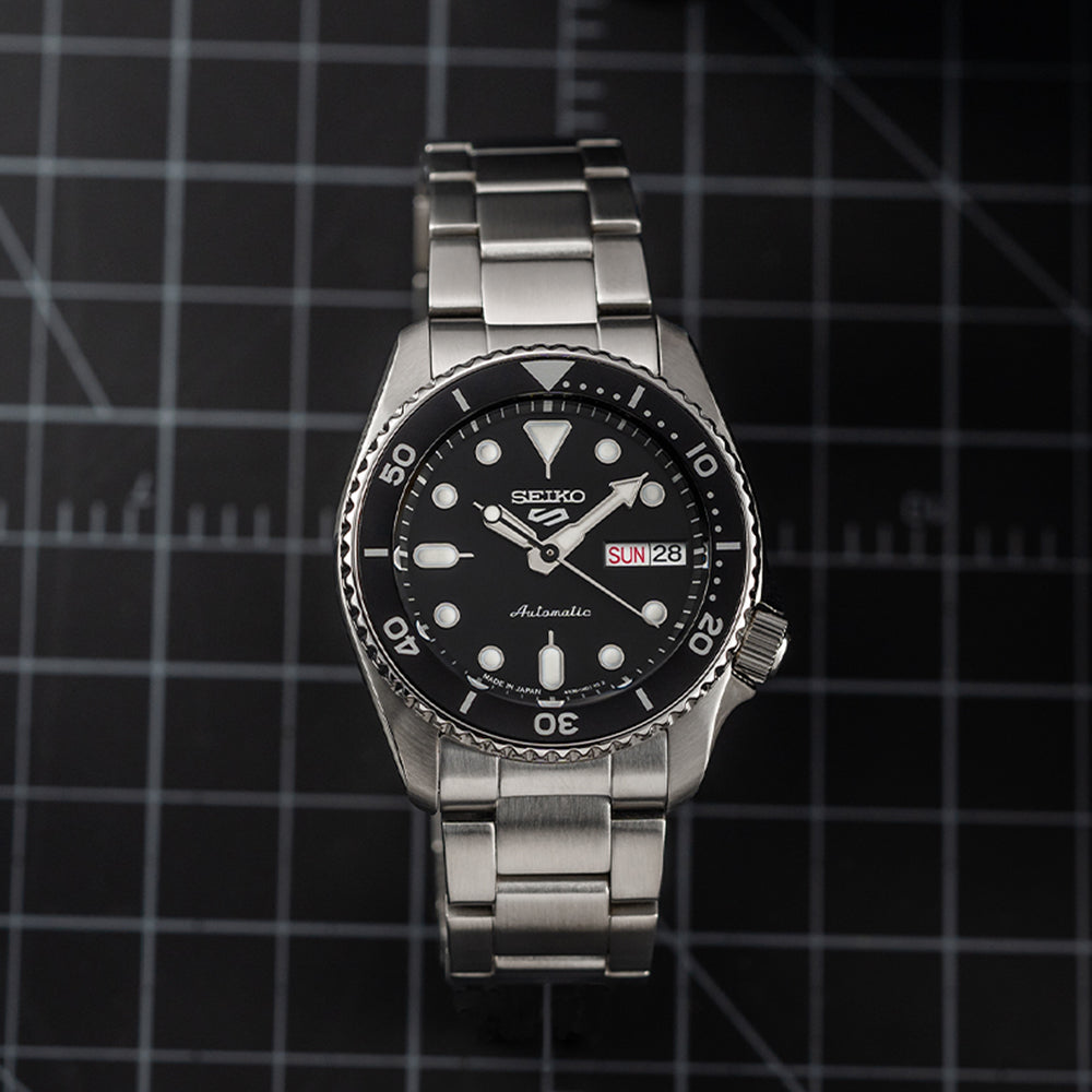 SRPK29 5 Sports 38mm - Black on Bracelet