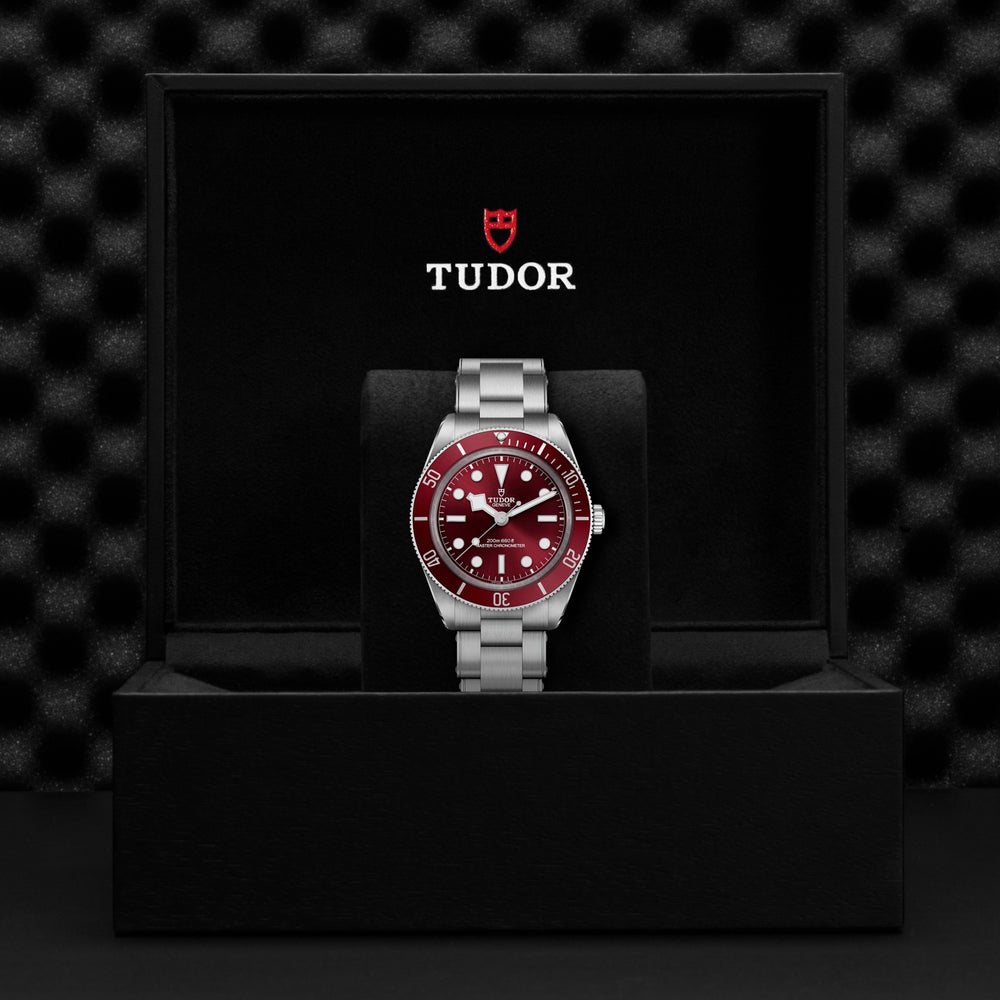 Black Bay 58 39mm - Burgundy on Bracelet