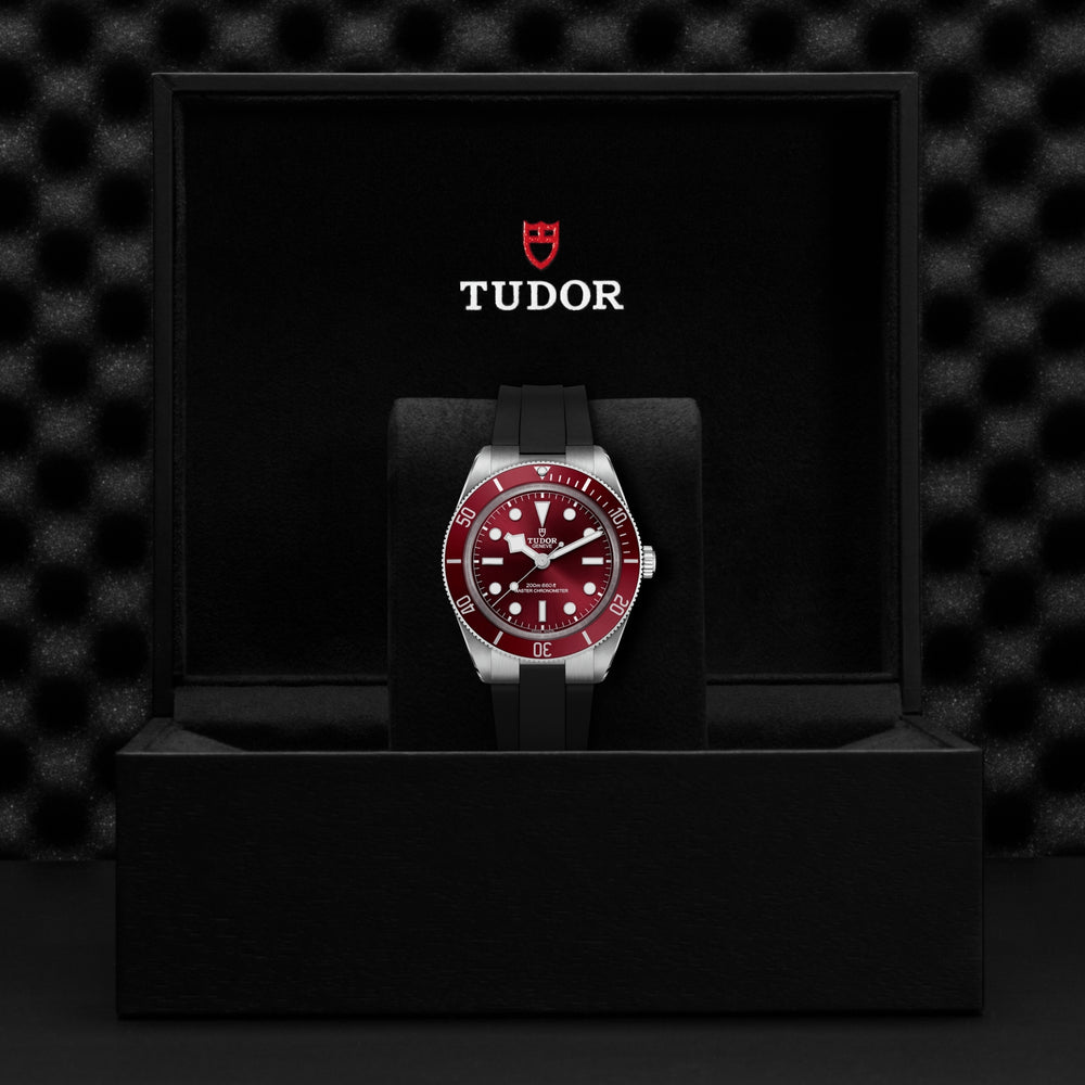 Black Bay 58 39mm - Burgundy on Rubber Strap