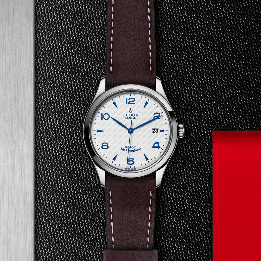 1926 39mm - Opaline on Leather Strap