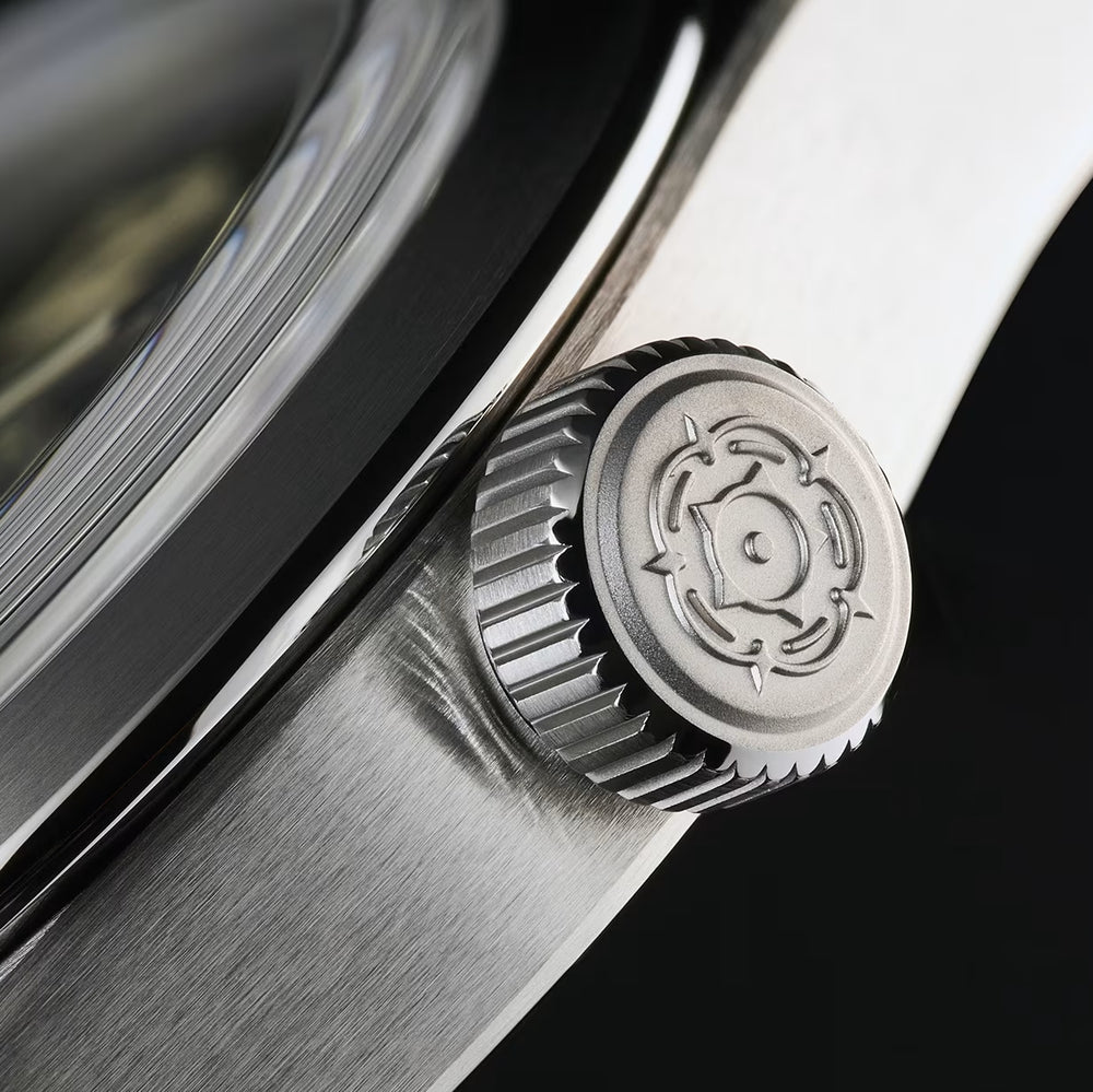 Ranger 39mm - Black on Bracelet