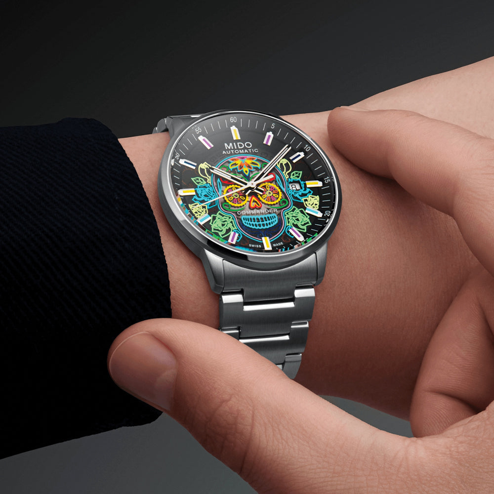 Commander Gradient Catrines Special Edition 40mm - Black on Bracelet with Two Extra Straps