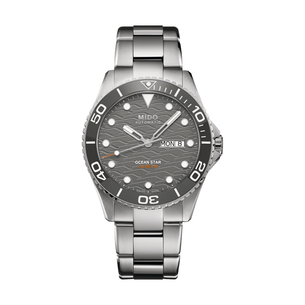 Ocean Star 200C 42.5mm - Grey on Bracelet