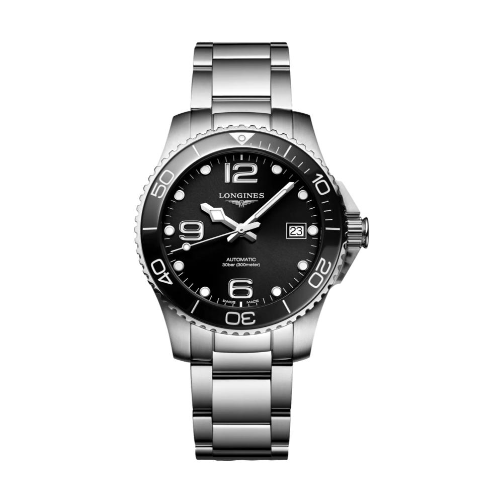 HydroConquest 39mm - Black on Bracelet